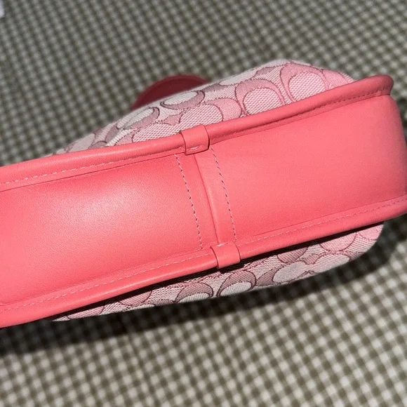 Authentic Coach Pink Signature Shoulder Bag - Picture 8 of 8